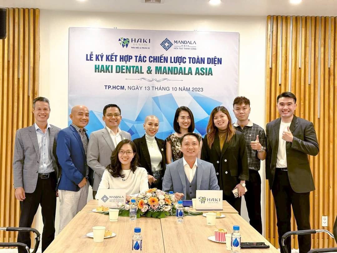 Chúc mừng ngày doanh nhân Viet Nam 13/10/2023